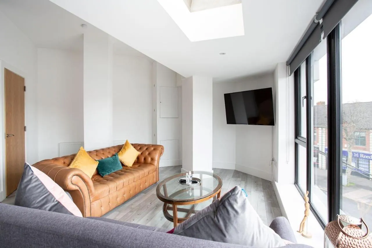 Fabulous Penthouse, Brilliant Location, Sleeps 6! Apartment Belfast