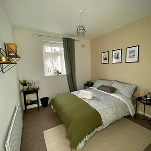 Homestay Cheerful And Cosy Double, Belfast
